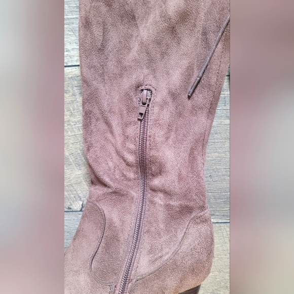 Brown Thigh High Boots - Picture 4 of 5